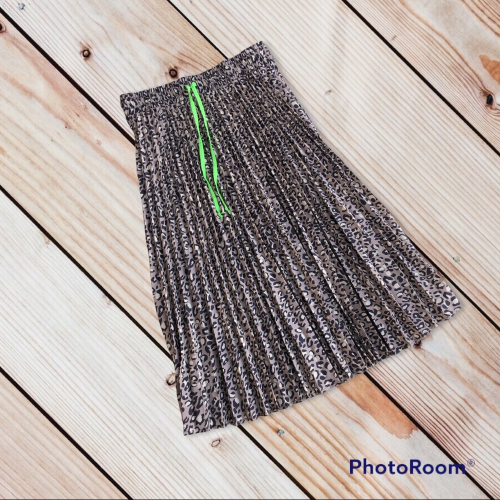 Wild Fable S animal print skirt